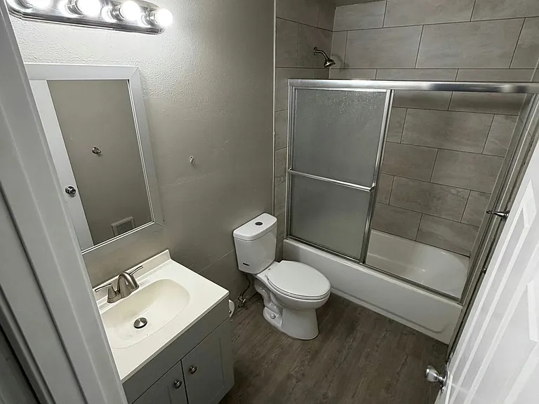 2705 S 256th St #B — Photo 4