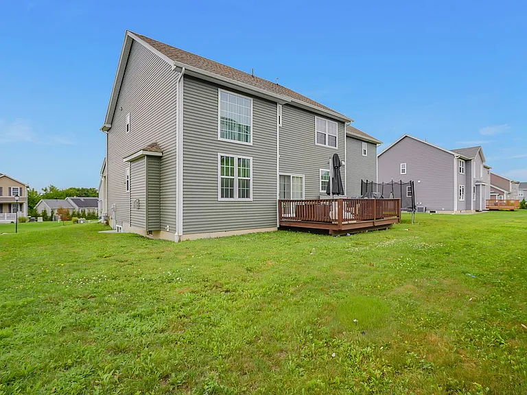 149 Stratford Dr — Photo 31