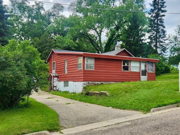 418 South Pine Street, Janesville, WI 53548