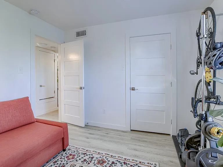 8603 Putnam Dr #102 — Photo 19
