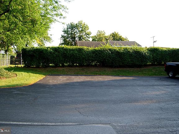 4th image of 201 Wyndham Way