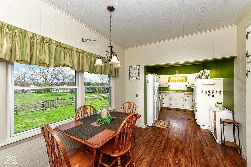 Thumbnail 11
