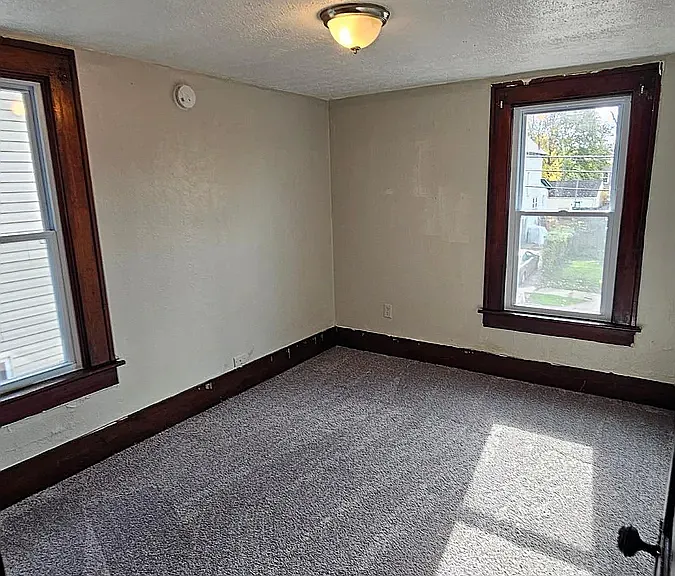 305 Cole Ave — Photo 7