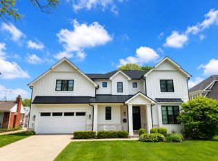 631 Garden Ct, Glenview, IL 60025