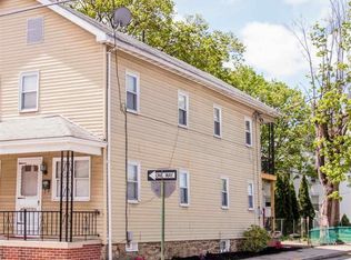 102 S East St, Spring Grove, PA 17362