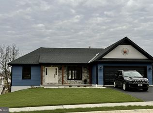 2001 Rolling Meadow Rd, Lebanon, PA 17046