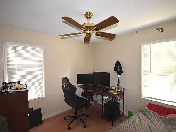 4th image of 1136 Grant Ave