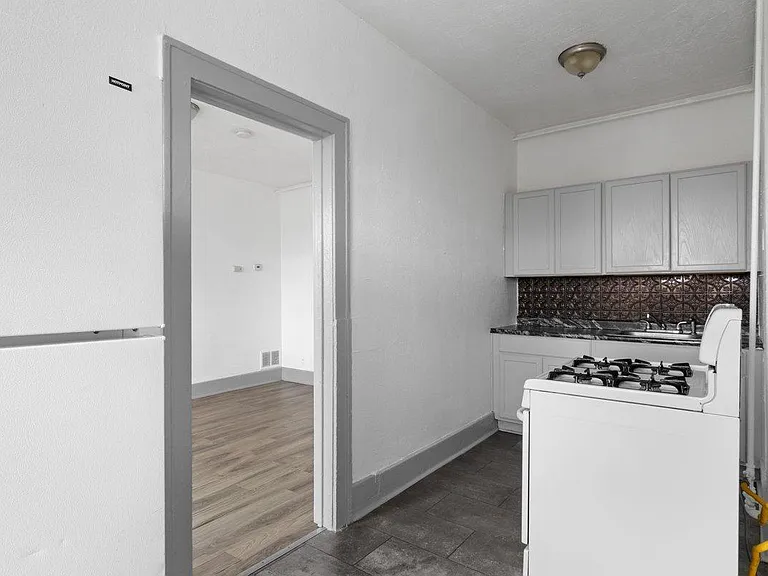 2199 Lansing St #300 — Photo 2