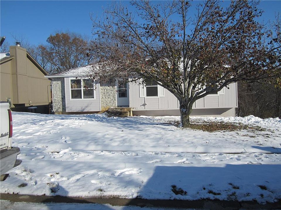 1st image of 905 NE Barnes Dr