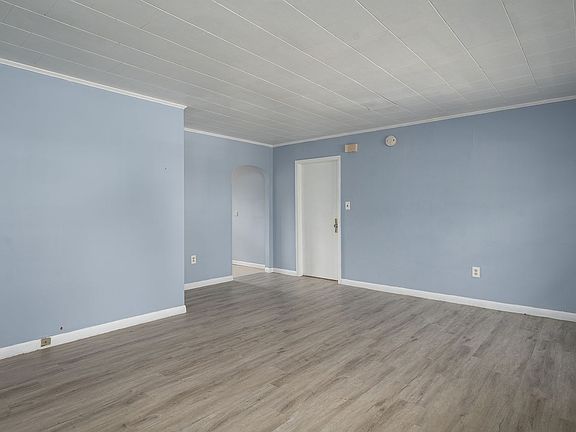 4th image of 3201 Wisteria Ave