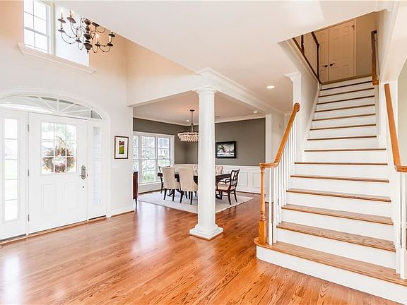 3rd image of 4 Grandhill Way