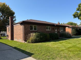 32549 Columbus Dr, Warren, MI 48088