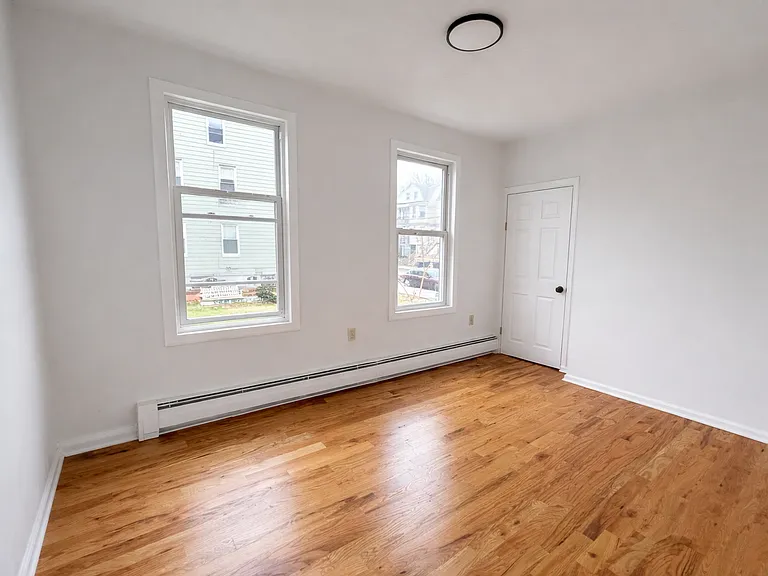 462 S 14th St #1 — Photo 4