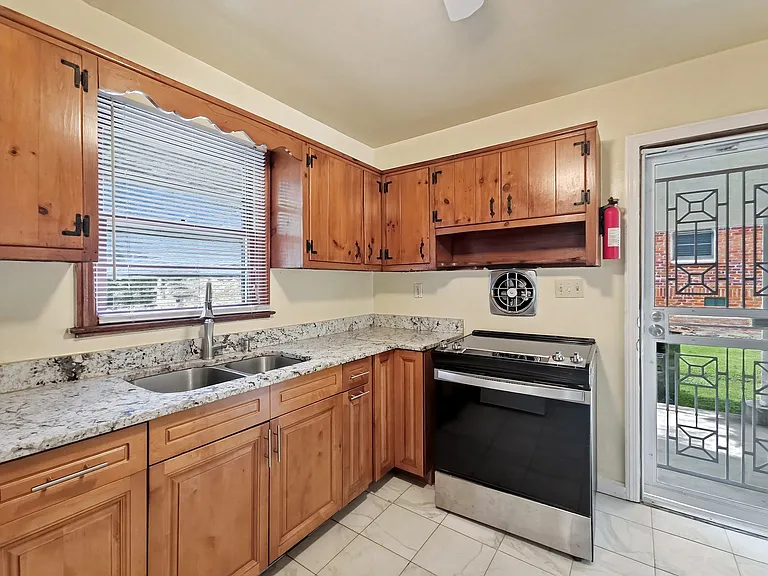 2798 Dearwood Dr SW — Photo 10