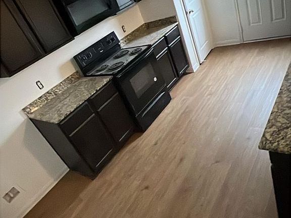 5th image of 1013 Woodward Ct