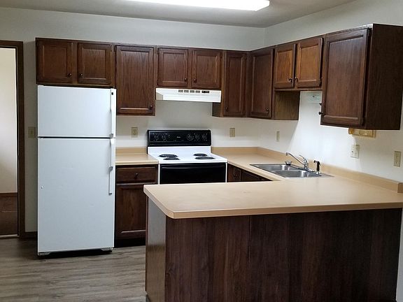 366 #2 kitchen with new LVP flooring
