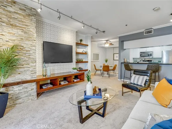 838 Pine Ave Unit 213, Long Beach, CA 90813