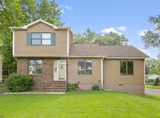 73 Chestnut St, Bridgewater, NJ 08807