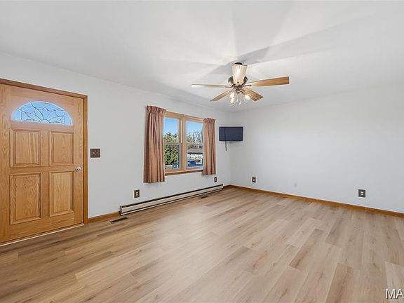 4th image of 1008 S Jefferson St