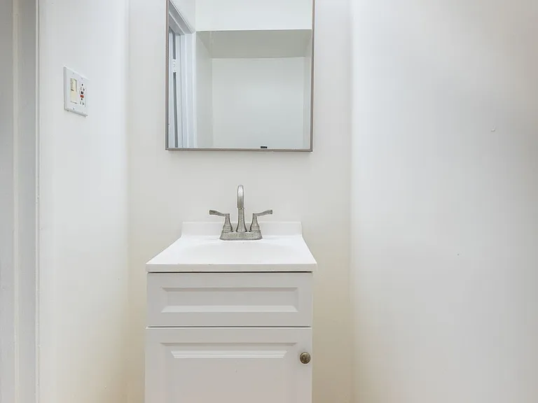 2232 Southgate Sq — Photo 14