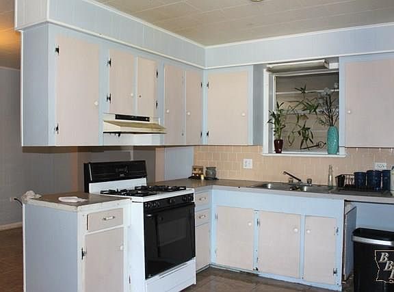 2nd image of 230 Ziegler Ave