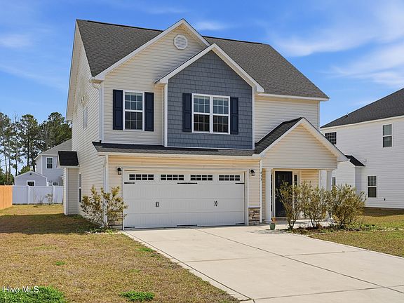 3rd image of 433 Nantucket Trail