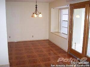 4th image of 3505 Foxbriar Ln