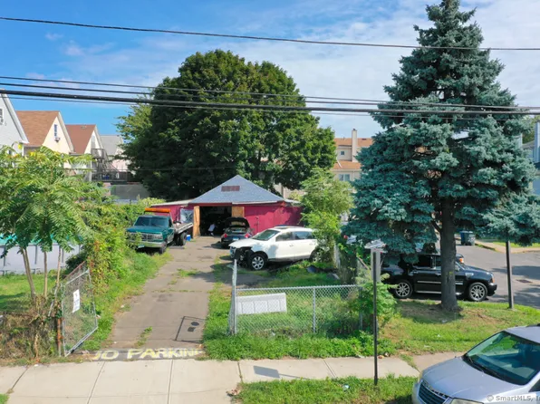 445 Nichols Street, Bridgeport, CT 06608