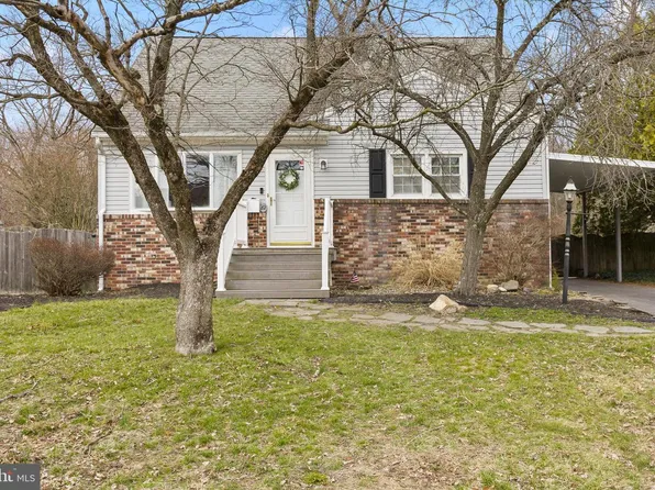 82 Armour Ave, Hamilton, NJ 08619