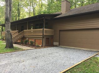 100 Larkspur Ln, Cullowhee, NC 28723