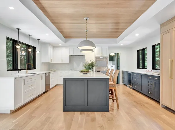 25 Ledgewood Rd, Winchester, MA 01890