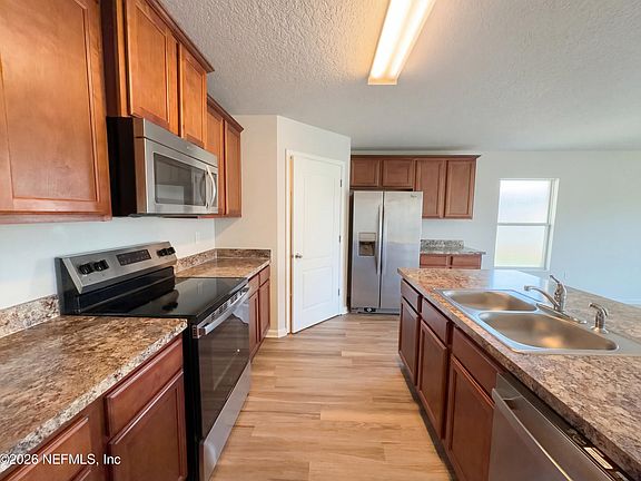 4th image of 3851 FALCON CREST Drive