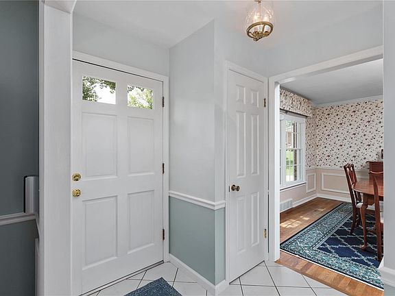3rd image of 11753 Parkshire Dr