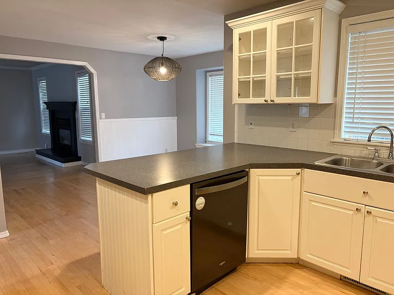 1749 W Greenhead Dr — Photo 10