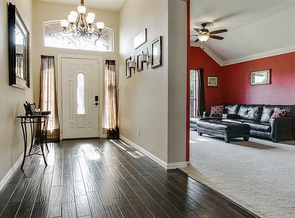 3rd image of 7324 Vineyard Dr