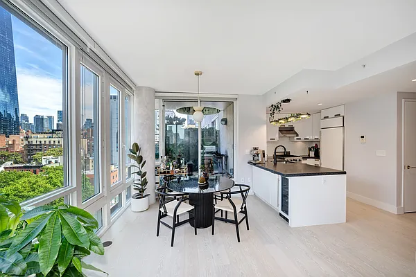 Rented by Hooli Homes New York Inc | media 2