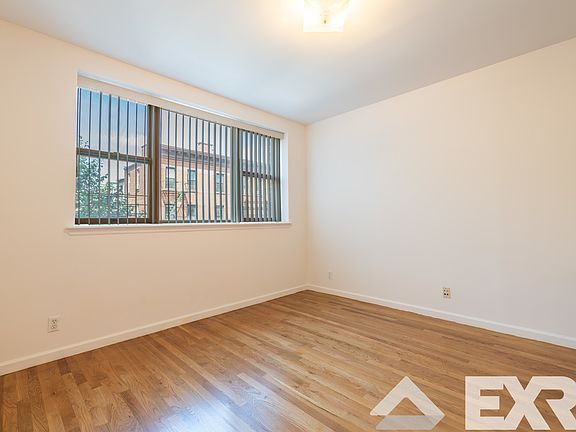3rd image of 309 Grand Ave APT 2A