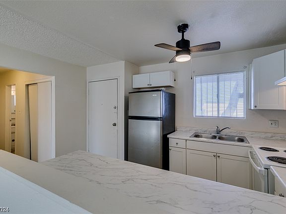 5th image of 5402 Swenson St #33