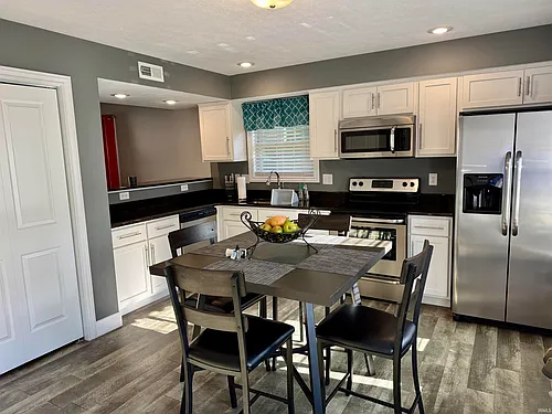 2317 S Samuel Ln Photo 1