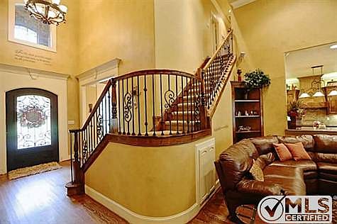 3rd image of 650 E Canyon Creek Ln