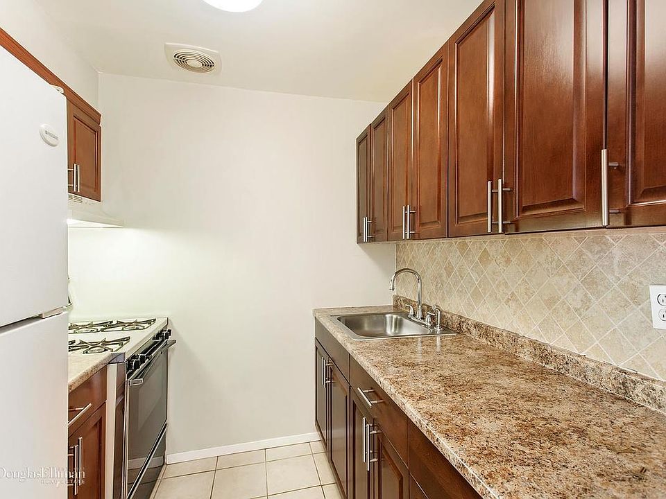 2nd image of 236 Columbia St #1