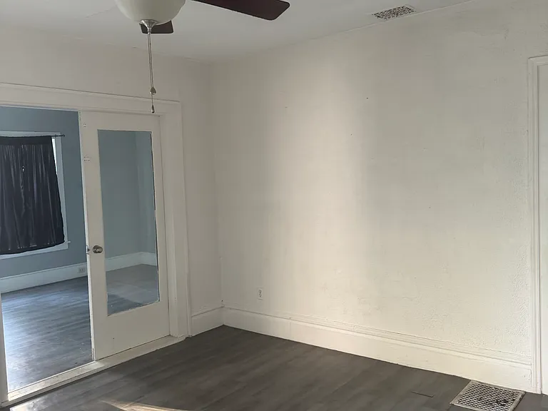 642 Sinclair Ave NE — Photo 5