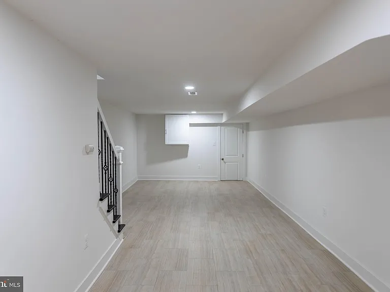 2721 W Mosher St — Photo 11