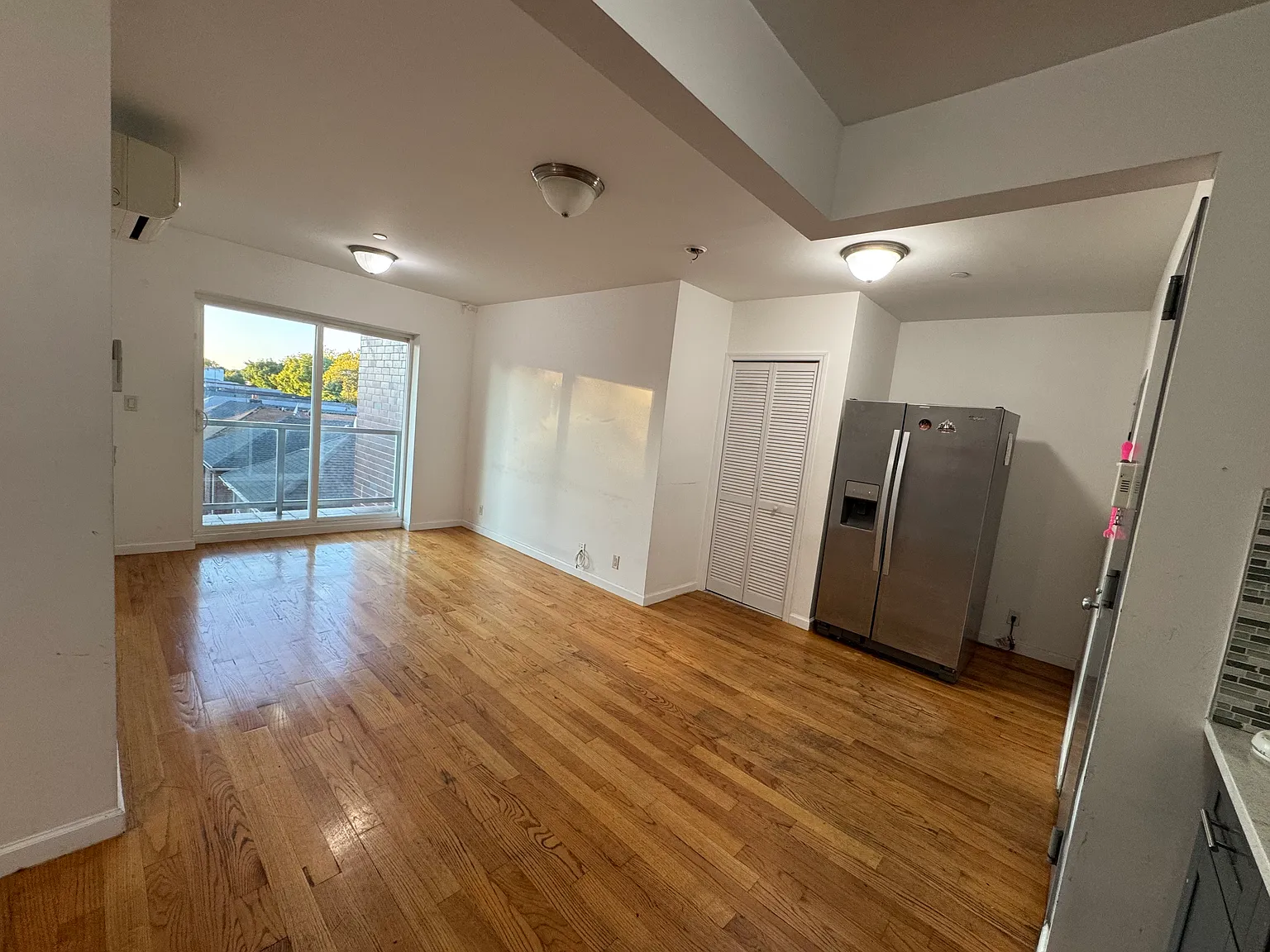7602 Bay Pkwy — Photo 2