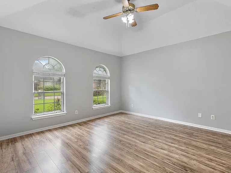 5622 Woodland Creek Dr — Photo 13