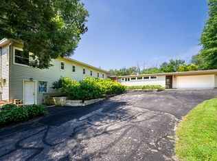 1052 Fenno Dr, Riverdale, IA 52722