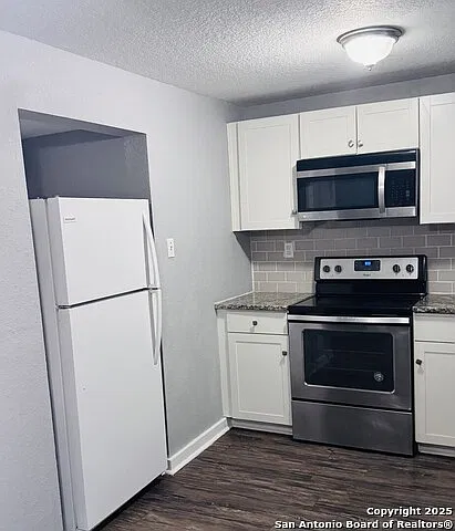 2 bed, 2.0 bath, 1610 sqft, $1,200 — Photo 2