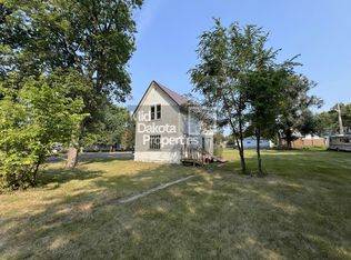 828 W 2nd Ave, Mitchell, SD 57301