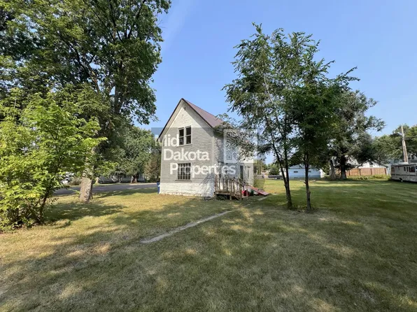 828 W 2nd Ave, Mitchell, SD 57301