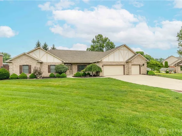 355 Echo Valley Dr, Vandalia, OH 45377